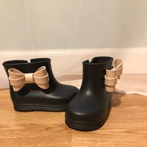 Boots, booties size 6/7